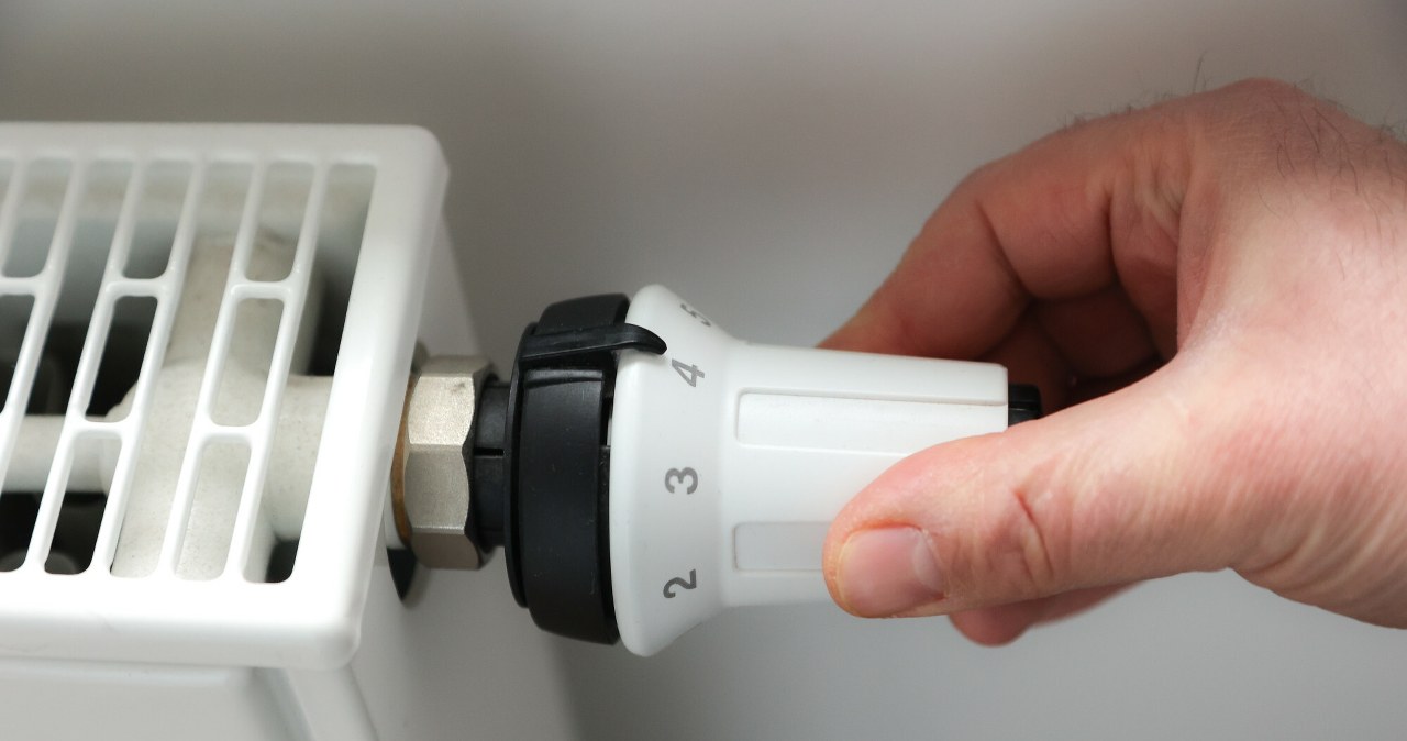 W nocy 10 stopni, a kaloryfery zimne. Kiedy zaczyna się sezon grzewczy?