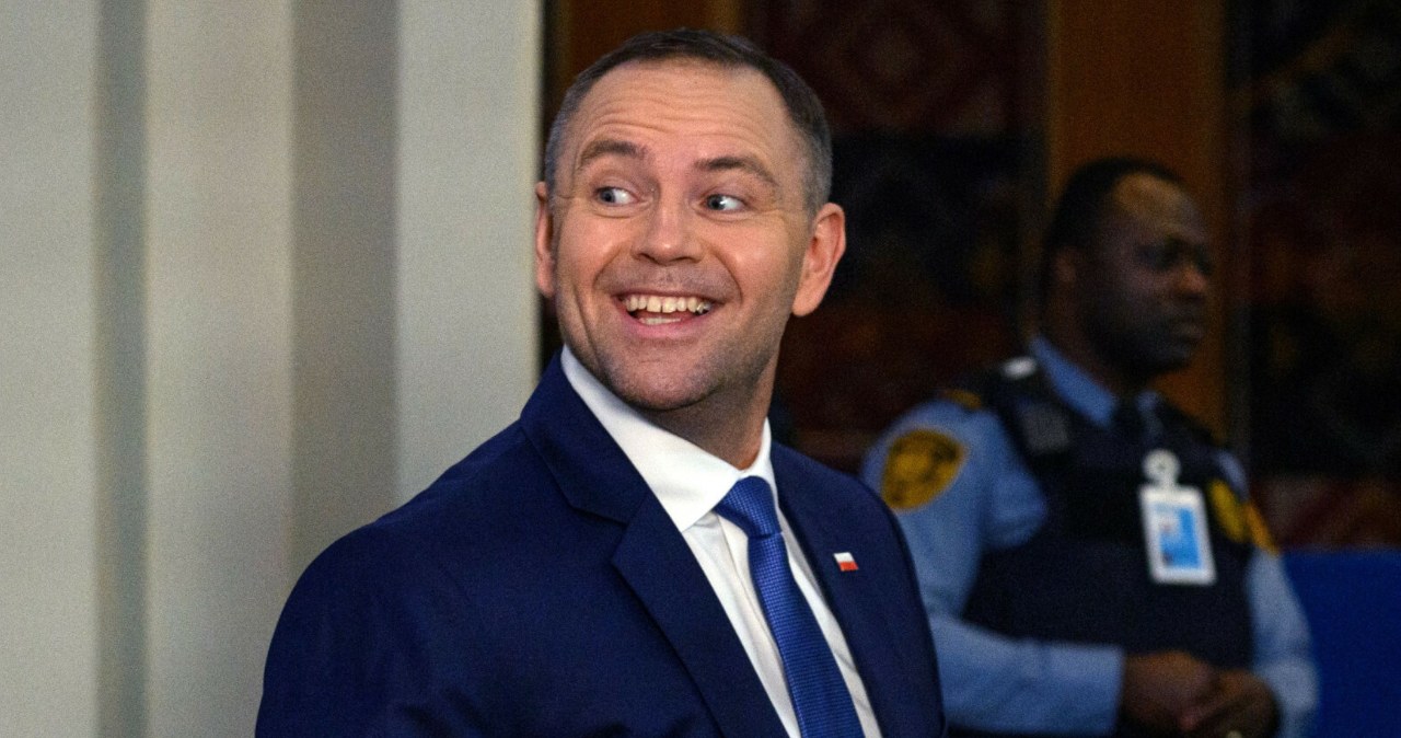 wiadomości,aktualności,Interia Sensacja na trybunach. Nawrocki niespodziewanym gościem, wszystko się nagrało