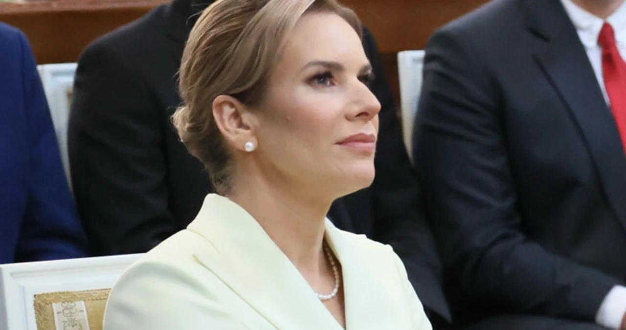 Nawrocka znów na ustach wszystkich. Ekspertka potwierdza wieści z lotniska