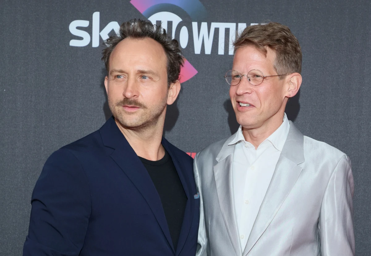 Do obsady kinowej adaptacji „Lalki” dołącza Borys Szyc, który wcieli się w postać barona Krzeszowskiego. Aktor zdradza, jak widzi swojego bohatera i zapowiada satyryczny wymiar tej roli. Zdjęcia do filmu trwają, a na ekranie pojawi się plejada gwiazd polskiego kina.