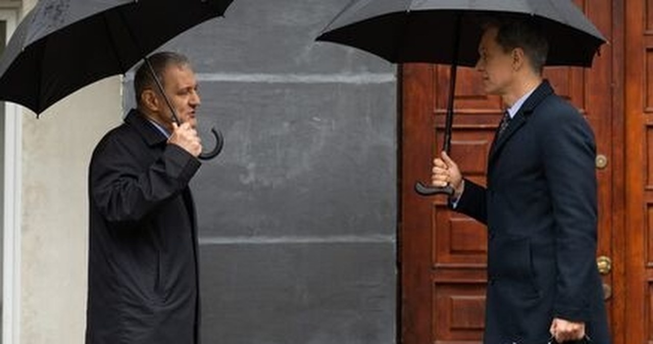 Na dobre i na złe - Odcinek 894: "Dług"