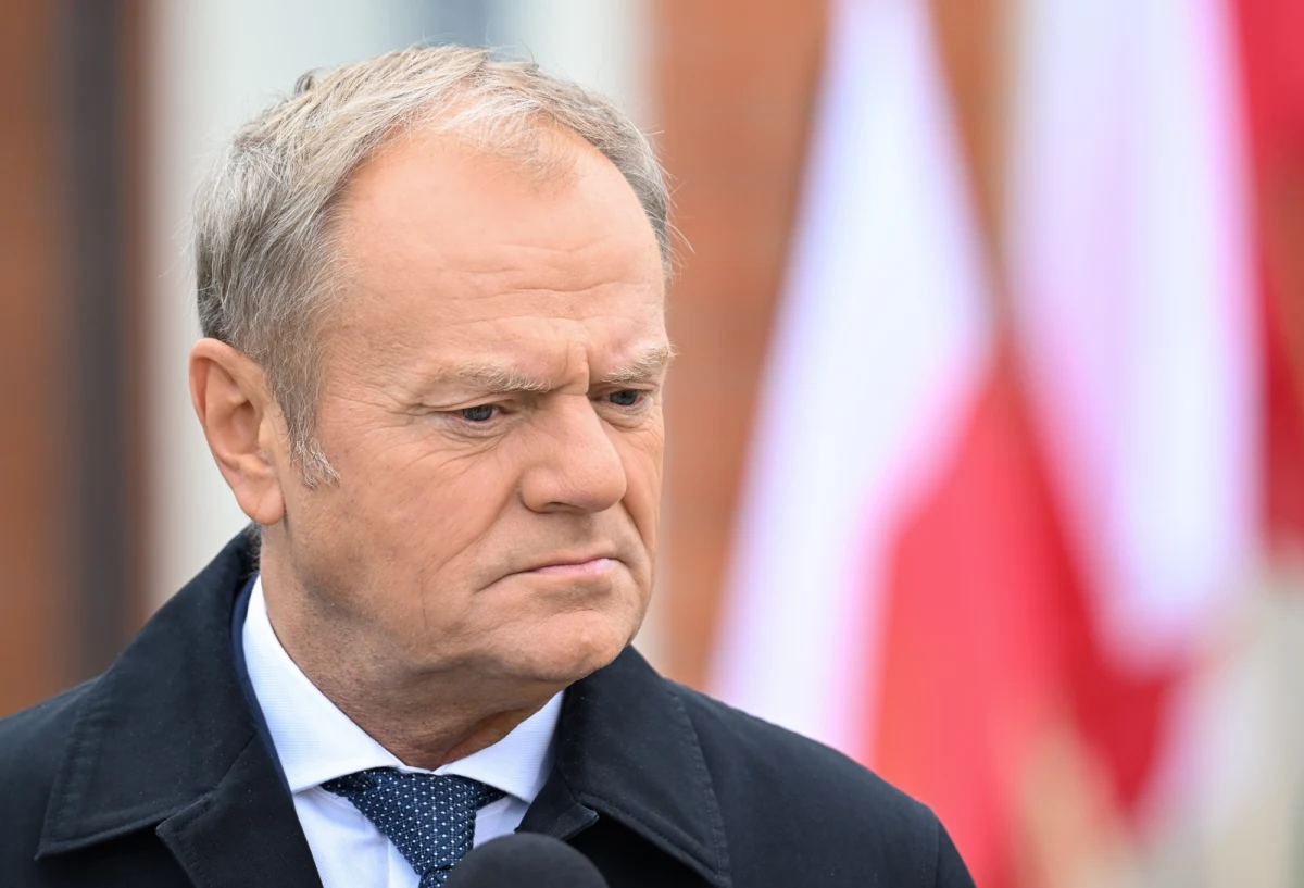 Premier Donald Tusk ma poważne powodowy do zmartwień. Wrześniowy sondaż CBOS-u wskazuje na to, że poparcie dla jego rządu po raz pierwszy spadło poniżej 30 procent. Brak poparcia dla obecnych władz zadeklarowało natomiast 46 procent badanych.
