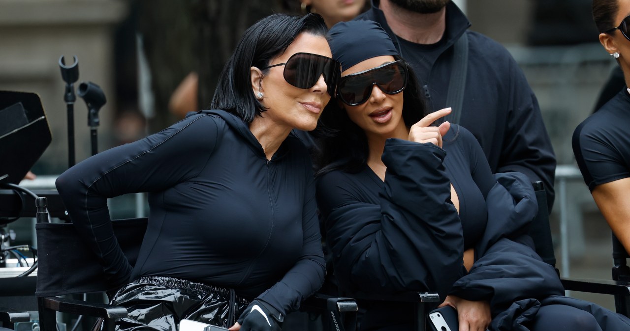 69-latka wyszła i wywołała zdumienie. Wygląda jak siostra swoich córek