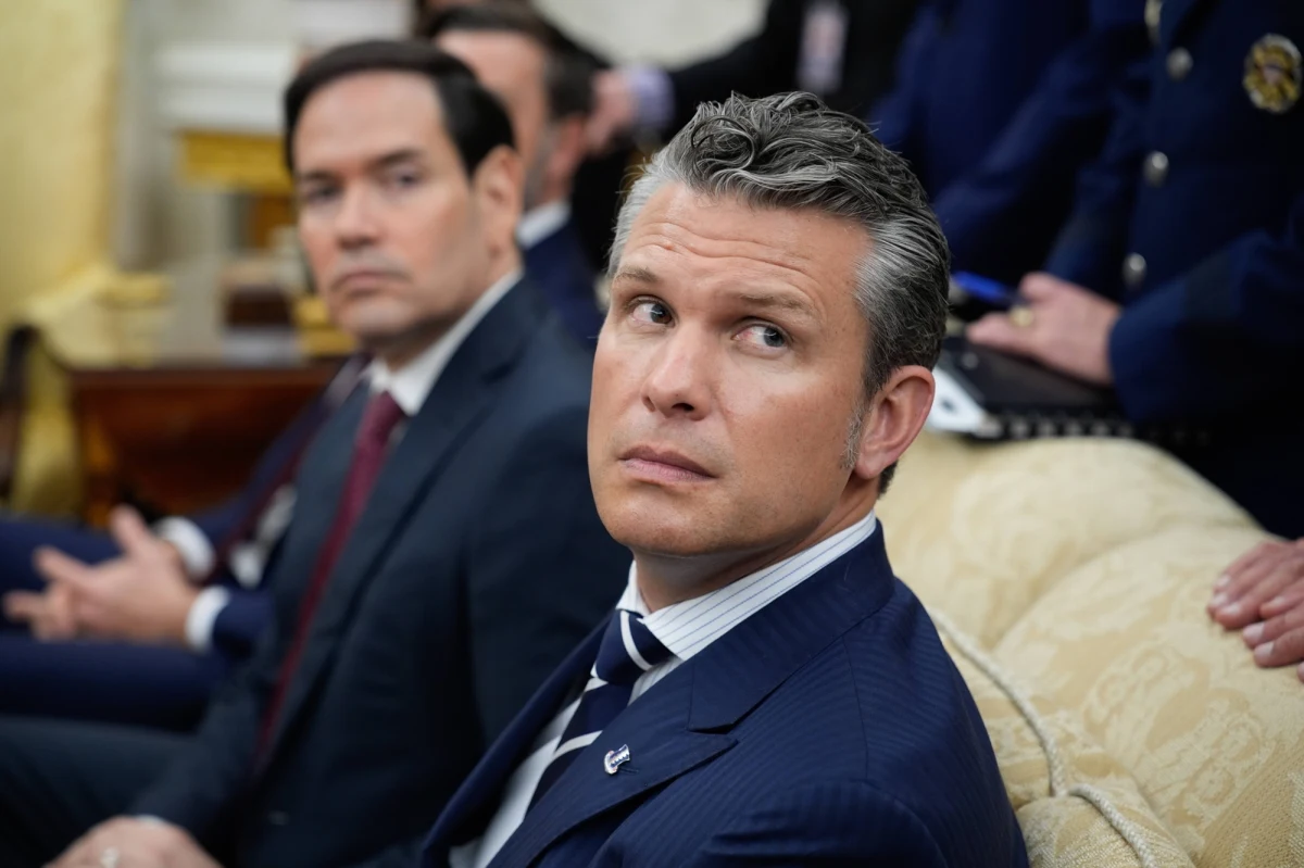 ​Powodem zwołania setek amerykańskich dowódców wojskowych przez sekretarza Departamentu Wojny Pete'a Hegsetha do bazy w Quantico jest wygłoszenie przemówienia na temat "etosu wojownika", nowej wizji resortu i standardów w wojsku - poinformowała w piątek telewizja CNN. Plan zgromadzenia wywołał w czwartek zaniepokojenie w wojsku.