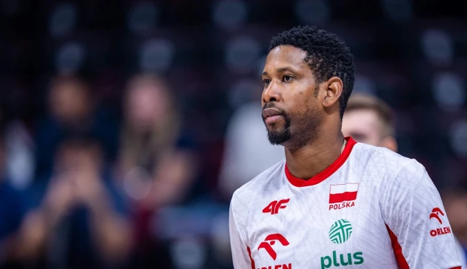 Wilfredo Leon nagle podsunął medal do ust dziennikarzowi. I zadał pytanie