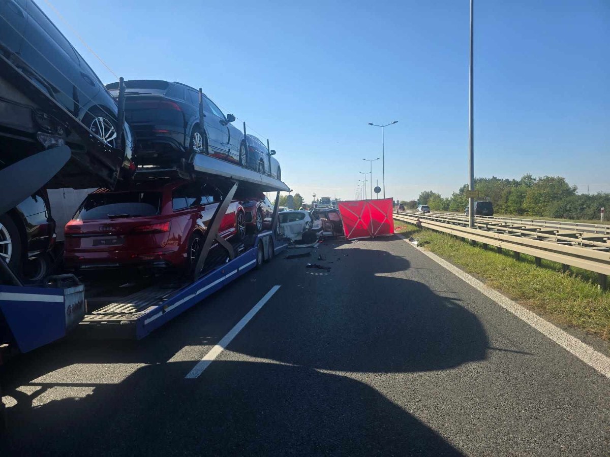 Nie żyje trzecia osoba po karambolu na S8 koło Oleśnicy