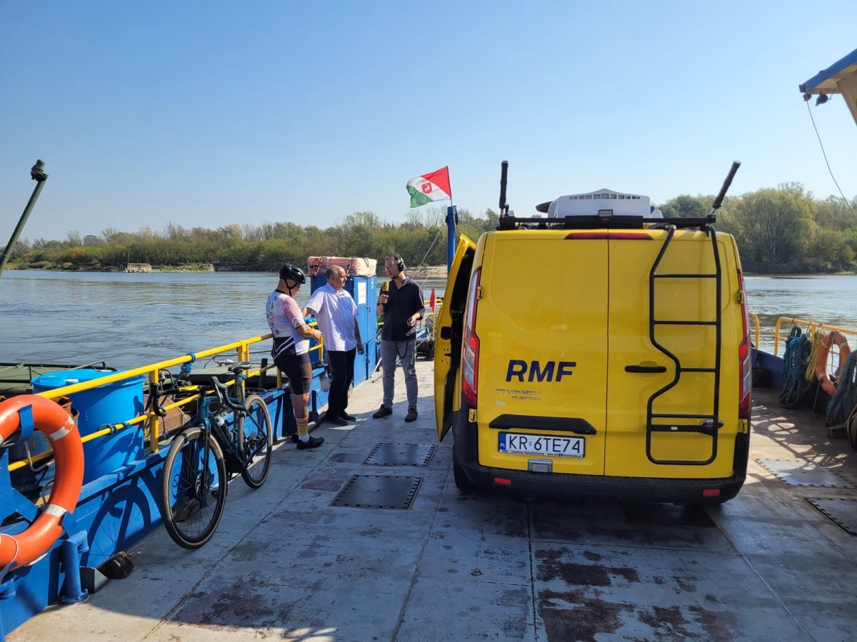 Niemal do zera spadły szanse, by wznowić popularną przeprawę promową przez Wisłę pod Warszawą. Jej właściciel właśnie zakończył działalność. Przez 11 lat prom łączył Gassy z Karczewem. Skracał drogę kierowcom, a dla turystów był atrakcją.