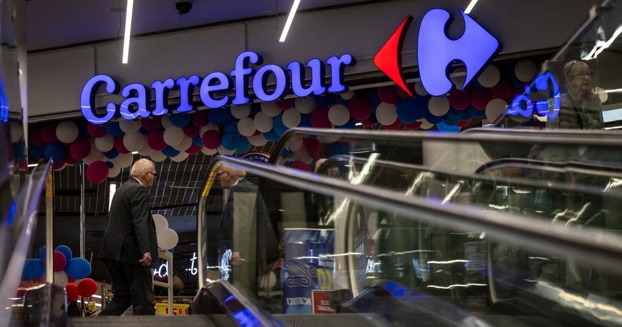 Gigant na sprzedaż w kolejnym kraju? Swoje sklepy ma także w Polsce