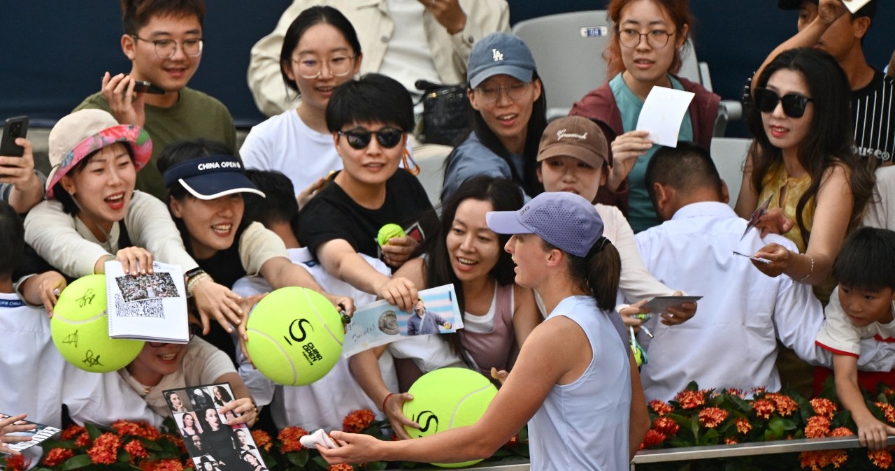 wiadomości,aktualności,Interia Świątek przyszła na konferencję. Nagle zaczęła mówić o polskich kibicach