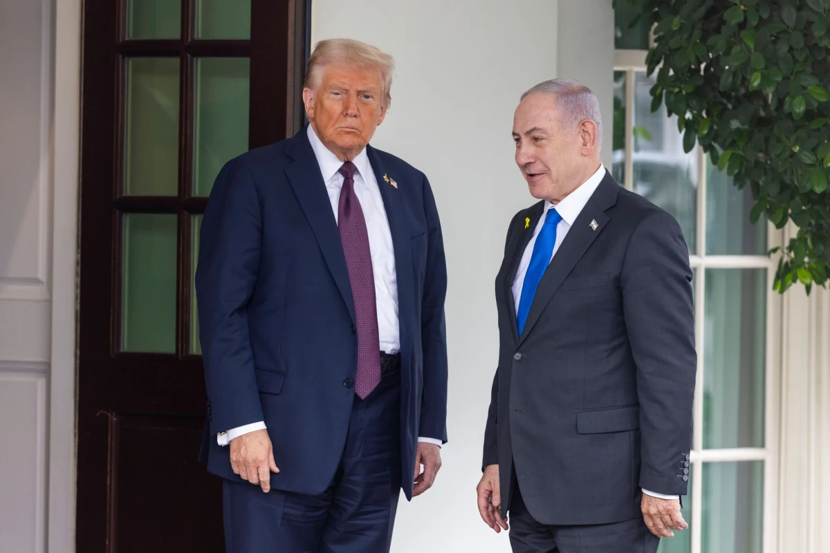 W Białym Domu zakończyło się spotkanie Donalda Trumpa z Benjaminem Netanjahu. Prezydent Stanów Zjednoczonych i premier Izraela omawiali plan dotyczący Strefy Gazy. Przywódca USA proponował wcześniej 21 punktów mających przyczynić się do zakończenia konfliktu - wśród nich znalazł się m.in. taki, który określa, że władzę w Strefie Gazy tymczasowo sprawowaliby wykwalifikowani Palestyńczycy i eksperci międzynarodowi.