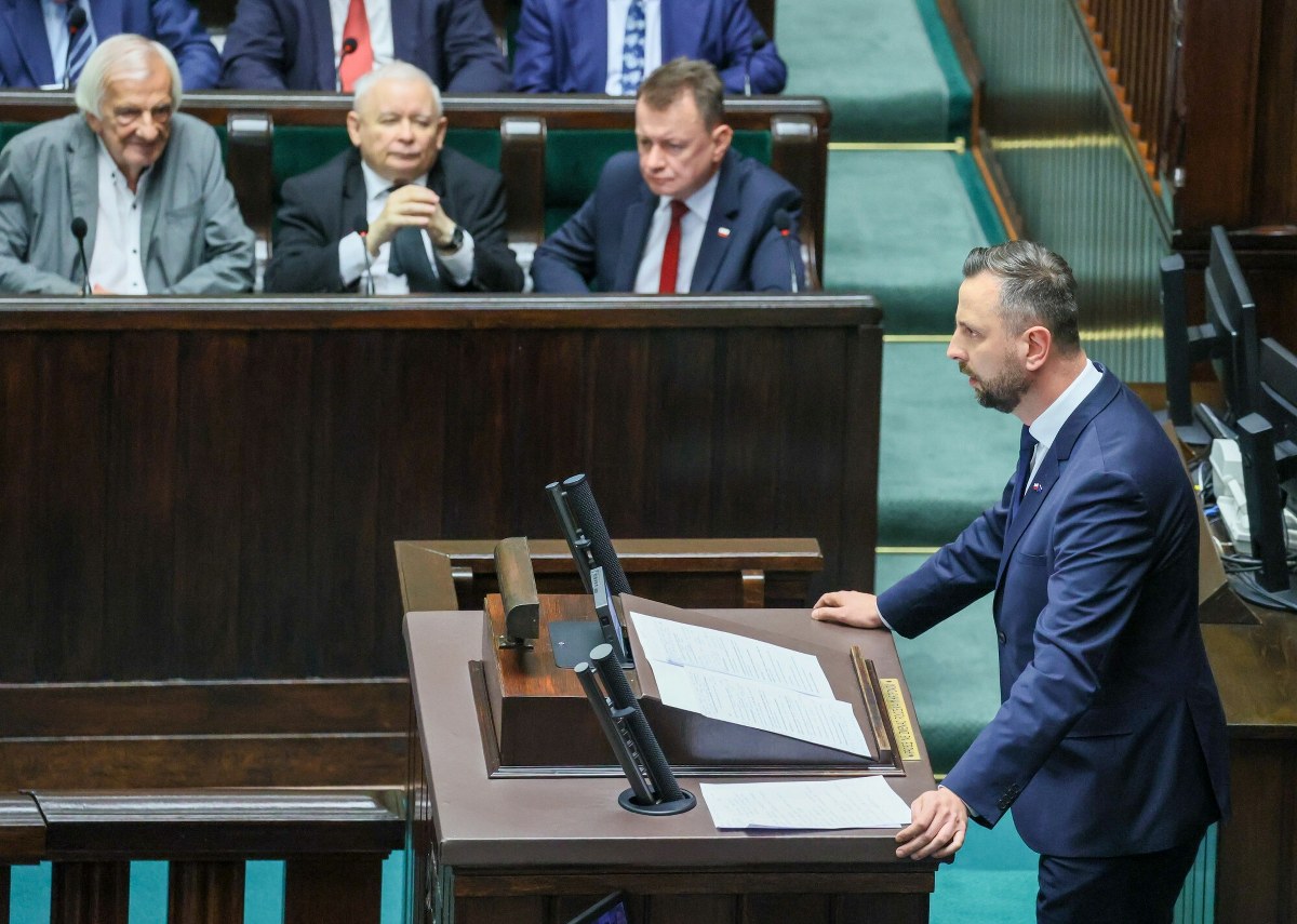 Oni żegnają się z Sejmem - fatalne informacje dla rządu. Nowy sondaż