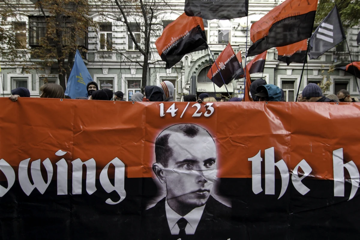 Nowelizacje ustawy o Instytucie Pamięci Narodowej oraz Kodeksu karnego wysłał w poniedziałek do Sejmu Karol Nawrocki. Zmiana przepisów ma na celu, jak wyjaśnia prezydent, zapobieganie "propagowaniu ideologii banderyzmu" oraz zaprzeczaniu zbrodni wołyńskiej.