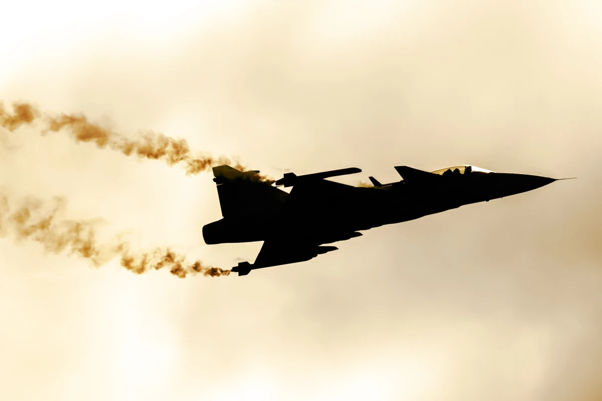 Kijów oczekuje na dostawę nowoczesnych myśliwców od sojuszników z Zachodu. Siły Powietrzne Ukrainy są już w posiadaniu amerykańskich F-16 i francuskich Mirage-2000, ale na ukraińskim niebie wkrótce pojawi się nowy typ maszyn. Tropy prowadzą do Skandynawii.