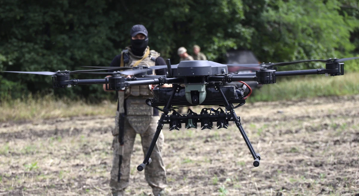 Ukraińcy rozpoczęli szkolić polskich żołnierzy z techniki zwalczania wrogich dronów - nieoficjalnie dowiedział się reporter RMF FM. To efekt porozumienia podpisanego przez ministra obrony Władysława Kosiniaka-Kamysza podczas ostatniej wizyty w Kijowie. 