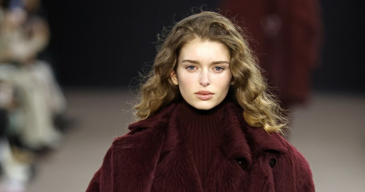 Trzy kolory płaszczy idealne na jesień. Każdy pasuje do jeansów