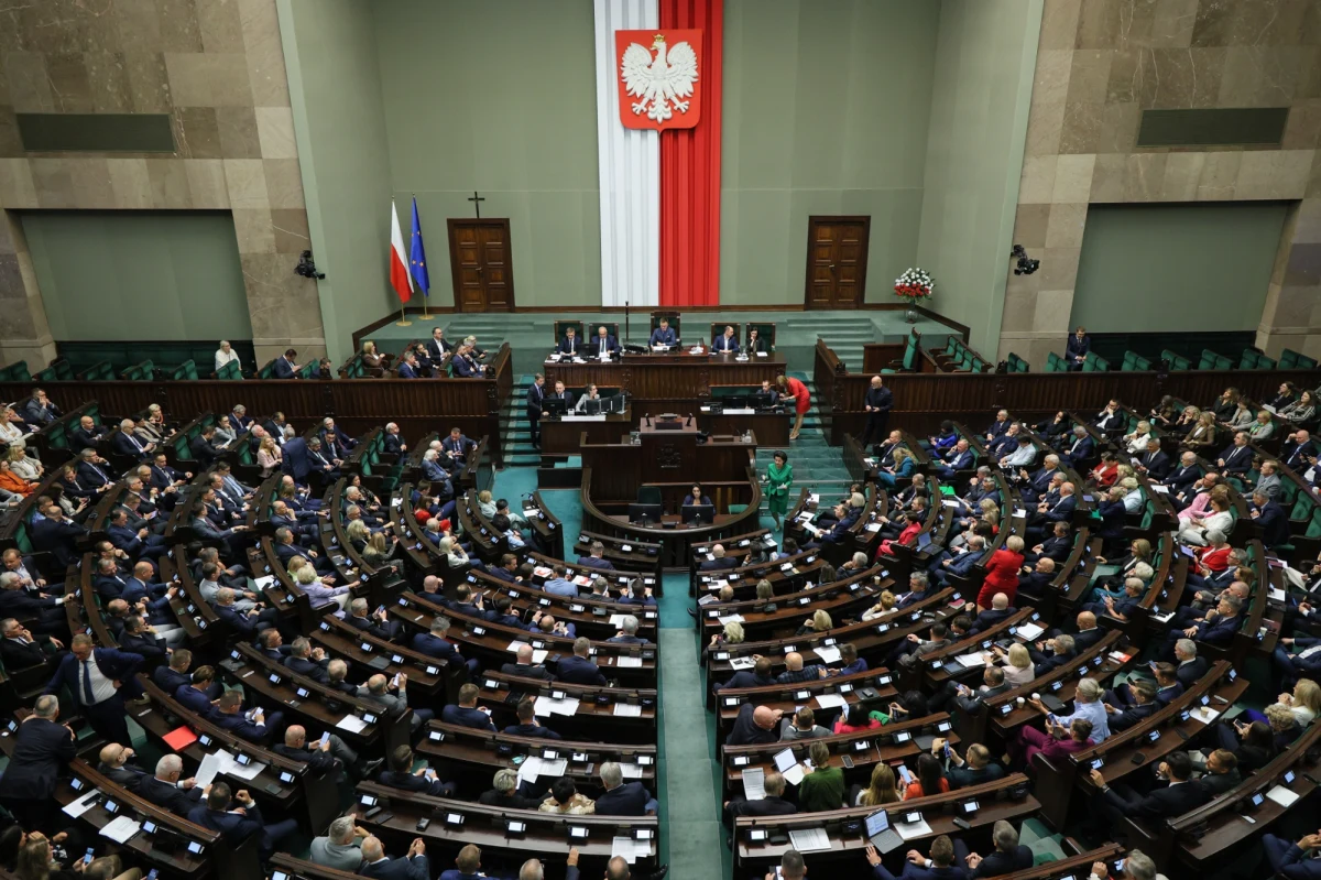 Projekt budżetu na 2026 rok został wniesiony przez rząd do Sejmu. W projekcie zostały zaplanowane rekordowe wydatki na obronę narodową, przekraczające 200 mld zł.