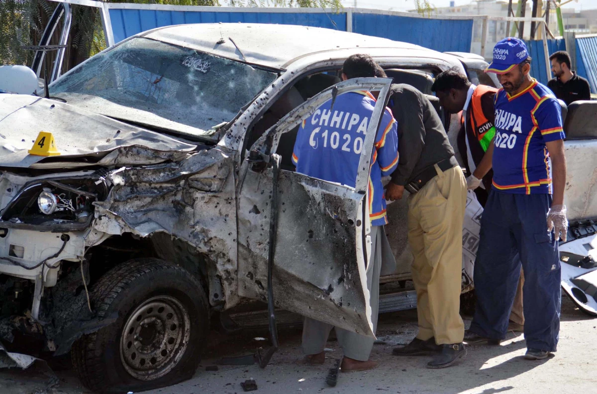 Co najmniej 8 osób zginęło i ponad 30 zostało rannych w wyniku potężnego wybuchu samochodu-pułapki w mieście Kweta w Pakistanie. Do ataku doszło po starciu uzbrojonych napastników z siłami bezpieczeństwa. Władze zastrzegają, że bilans ofiar może wzrosnąć.