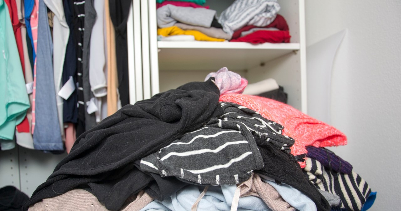 Przeoczysz ten szczegół, a w szafie pojawi się wilgoć i okropny zapach