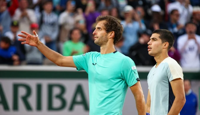 Błysk Polaka na korcie Carlosa Alcaraza. Pogromca Federera rozbity w 71 minut