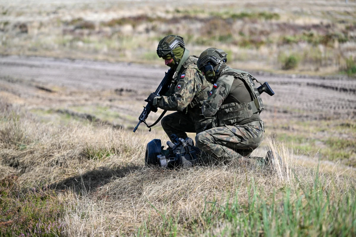 Polscy żołnierze pomogą Duńczykom w zabezpieczeniu dwóch ważnych szczytów, które w tym tygodniu odbędą się w Kopenhadze. Mowa o nieformalnym unijnym szczycie oraz szczycie Europejskiej Wspólnoty Politycznej. Premier Donald Tusk wskazał, że polski rząd traktuje to jako oczywisty akt solidarności.