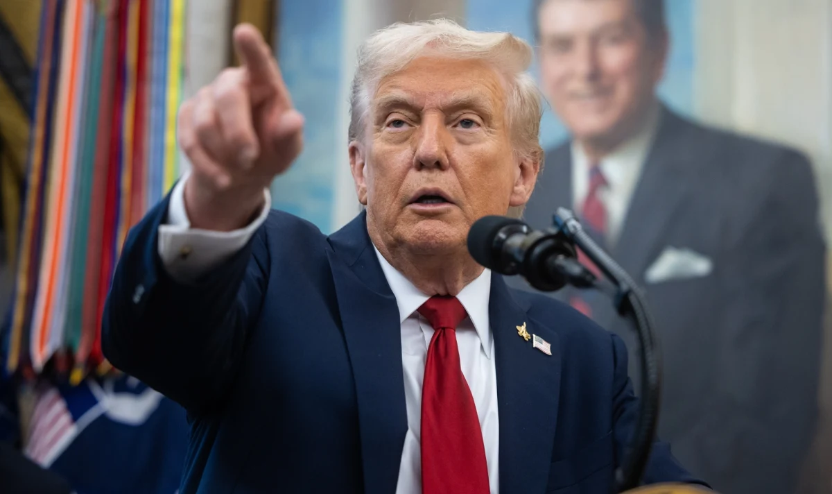 W Stanach Zjednoczonych szykują się znaczące zmiany na rynku farmaceutycznym. Prezydent Donald Trump oraz prezes koncernu Pfizer Albert Bourla ogłosili porozumienie, które ma doprowadzić do obniżki cen leków na receptę. Wyjaśniamy, na czym polega nowa inicjatywa.