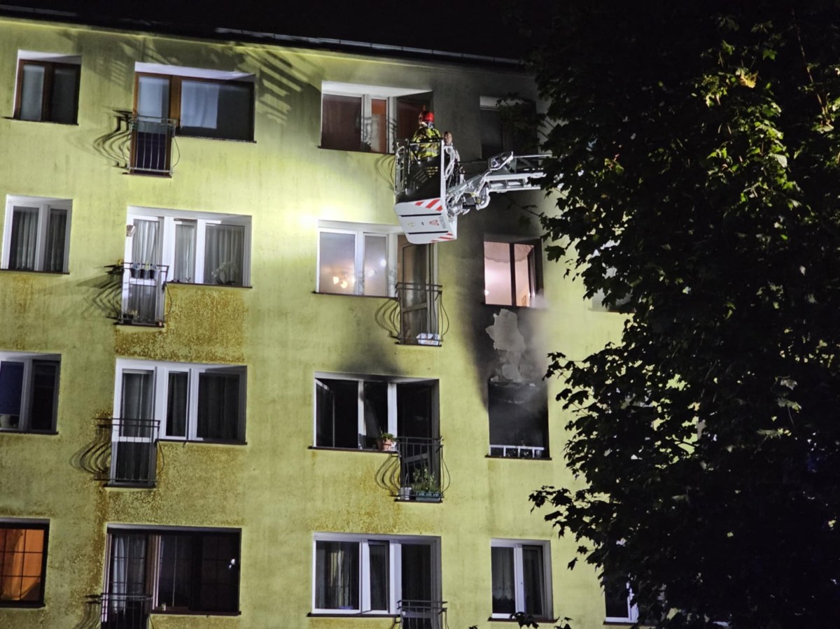 9 osób w szpitalu, dwie w stanie ciężkim. Groźny pożar bloku w Koszalinie