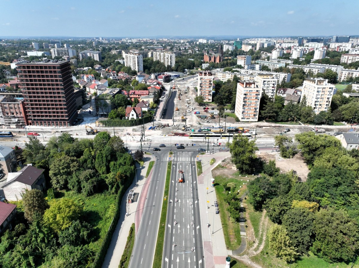 Ważne rondo w Krakowie znowu w pełni przejezdne. Sprawdź, co się zmieni