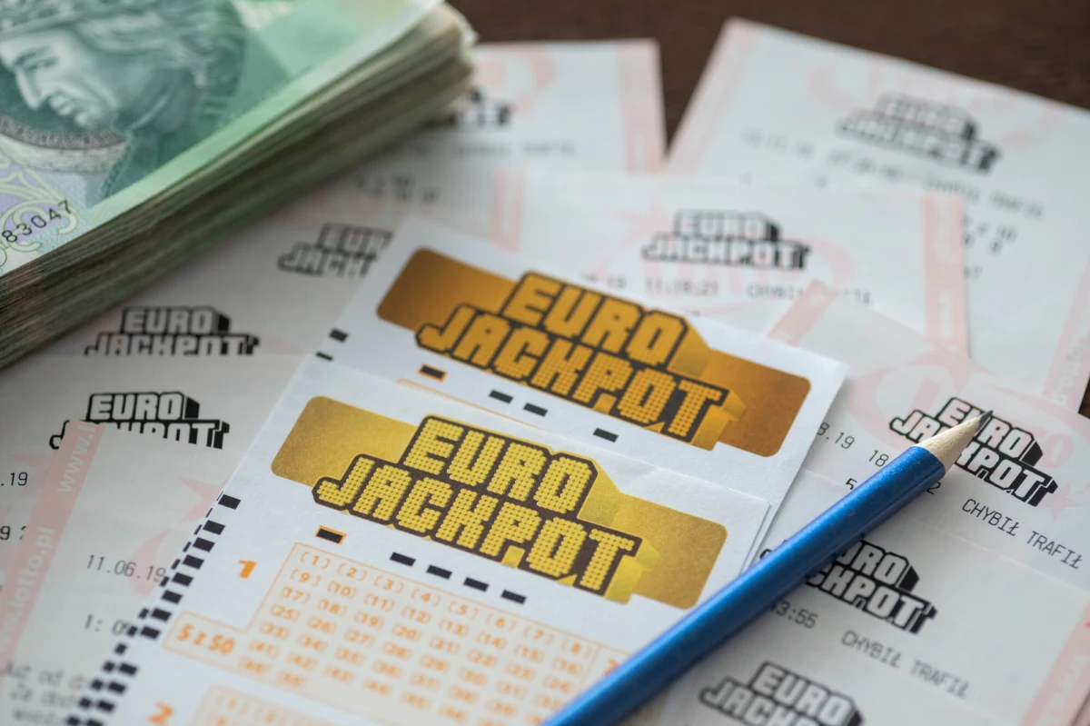 Wysoka wygrana w Eurojackpot padła we wtorek w województwie śląskim. Wiadomo już, że szczęśliwiec odwiedził punkt Lotto w Czeladzi. 