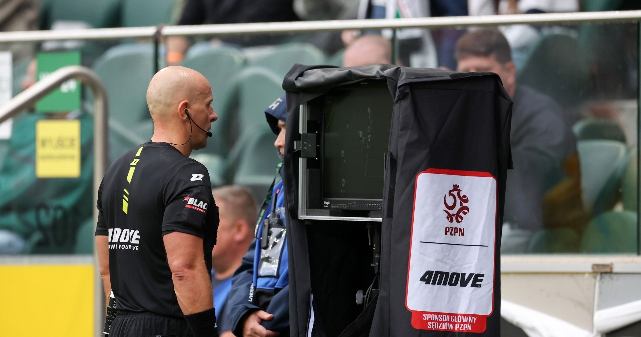 wiadomości,aktualności,Interia Co tak naprawdę sędziowie widzą na VAR? Oto prawda. „Boję się jednego”