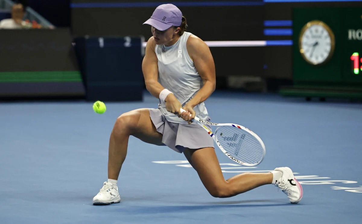 Iga Świątek za burtą turnieju WTA 1000 w Pekinie. Najlepsza polska tenisistka, wiceliderka światowego rankingu, w 1/8 finału przegrała z Amerykanką Emmą Navarro 4:6, 6:4, 0:6.