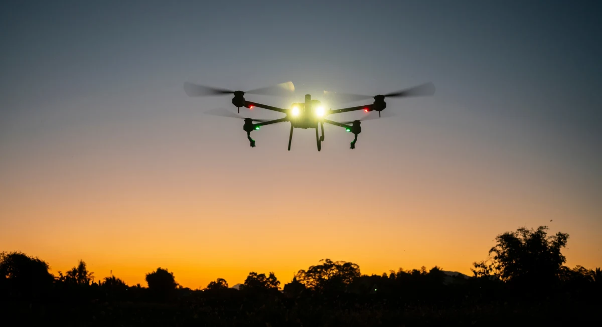 Drony, które pod koniec września zaobserwowano w niemieckim kraju związkowym Szlezwik-Holsztyn, nie znalazły się tam przypadkowo. Dziennik "Der Spiegel" przytoczył wewnętrzny raport policji, z którego jasno wynika, co było zadaniem bezzałogowców.