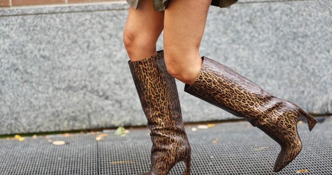 Zobacz, jak nosić sukienkę i kozaki, by optycznie wydłużyć sylwetkę