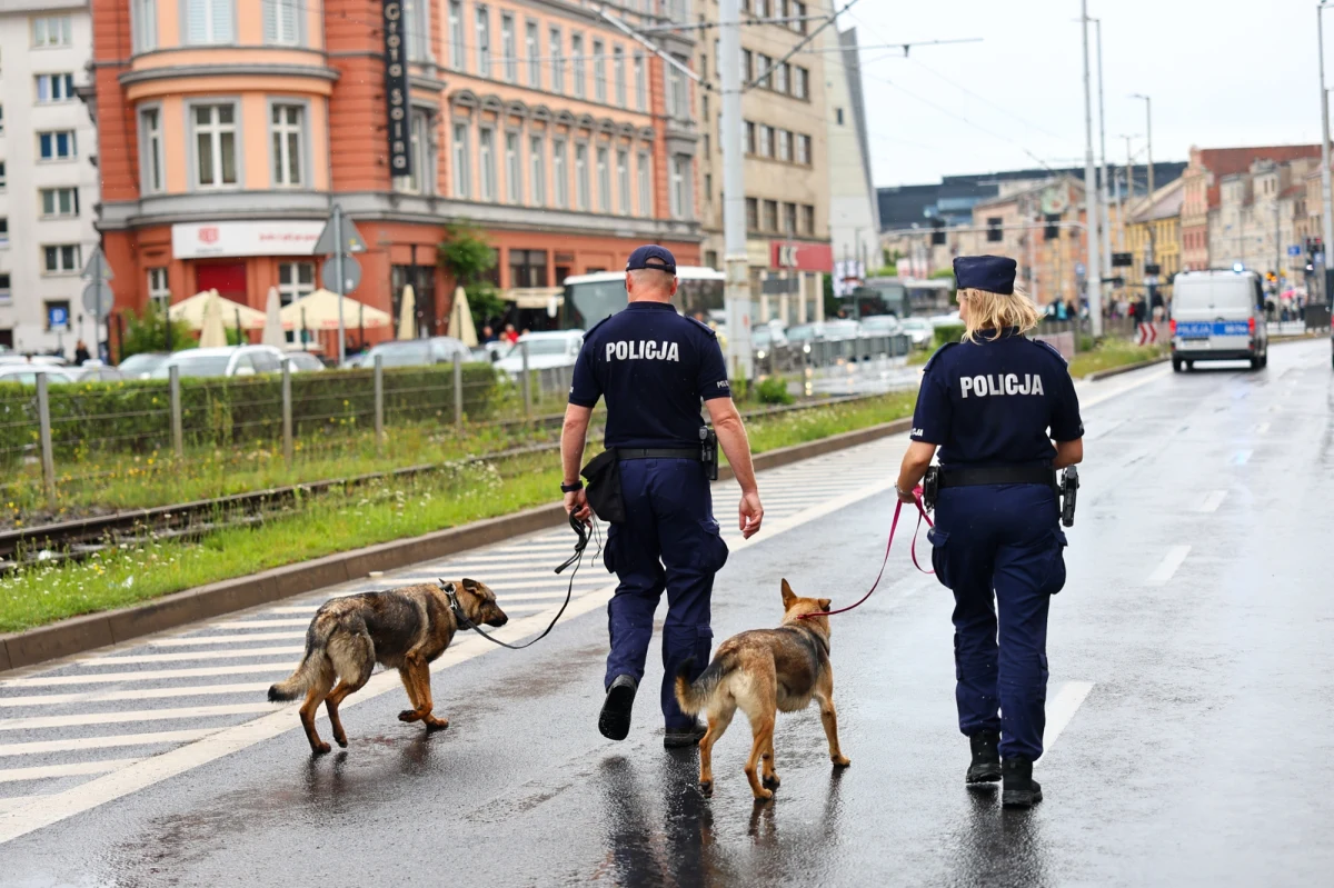 Najniższe świadczenie mieszkaniowe dla funkcjonariuszy policji - w Kielcach. Najwyższe - w Warszawie. Jest projekt rozporządzenia w sprawie wysokości tych dodatków. 