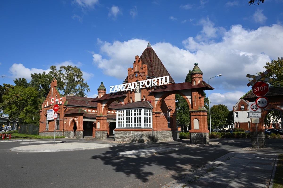 Mamy incydent w pobliżu portu w Szczecinie - ujawnił podczas unijnego szczytu w Kopenhadze premier Donald Tusk. Według szefa polskiego rządu chodzi o rosyjskie jednostki.