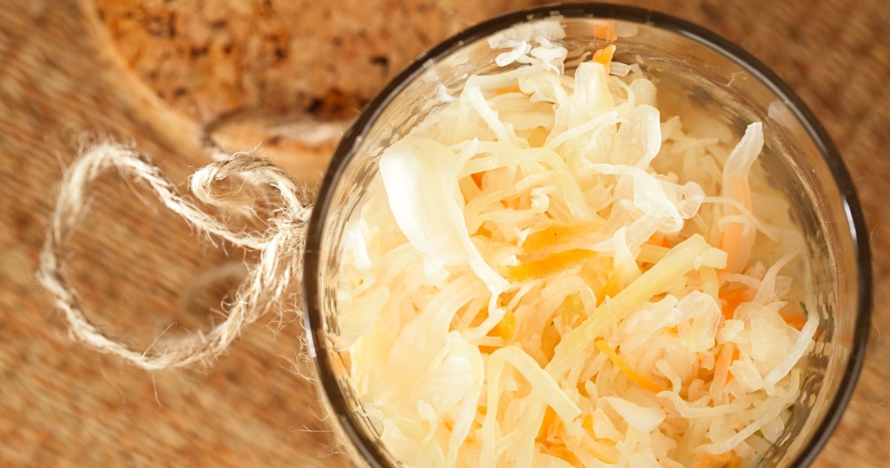 Kiszona kapusta z przepisu Wachowicz. Zawsze wychodzi doskonała