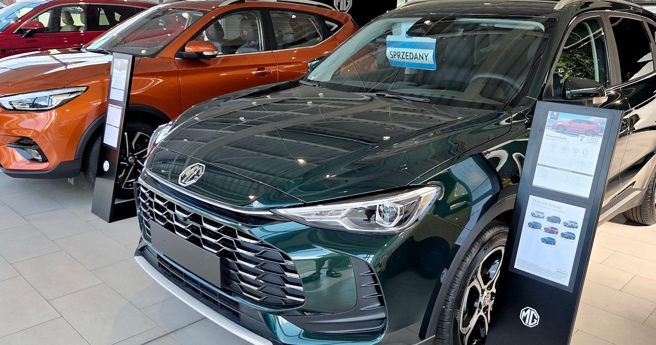 Rekordowy październik na rynku nowych aut. Wzrost elektryków o 320 proc.