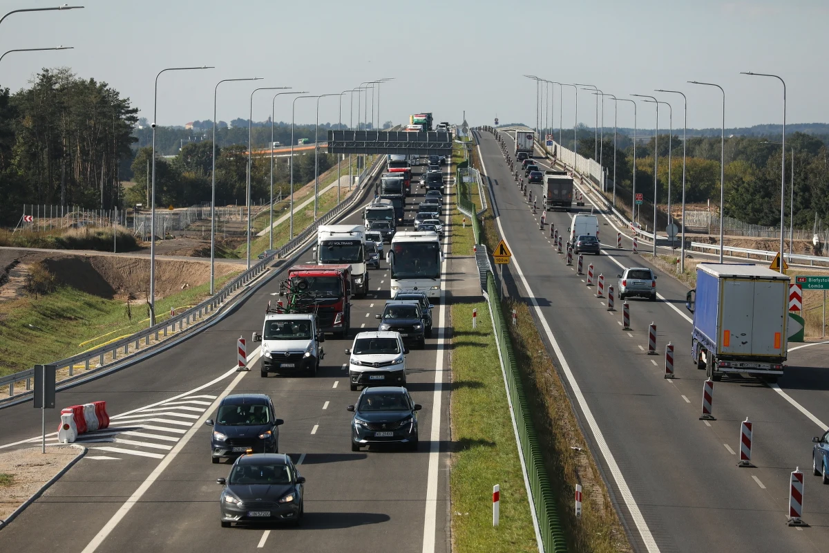 Od dziś kierowcy mogą już jeździć całą obwodnicą Łomży. Oznacza to, że budowa trasy Via Baltica w Polsce została ukończona. Co ważne, Polska zakończyła budowę swojego odcinka szybciej niż pozostałe kraje. 