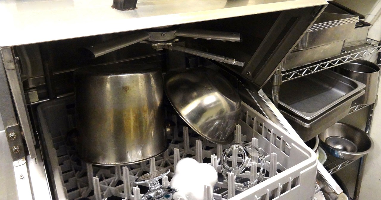 Tego pod żadnym pozorem nie myj w zmywarce. Skutki bywają opłakane