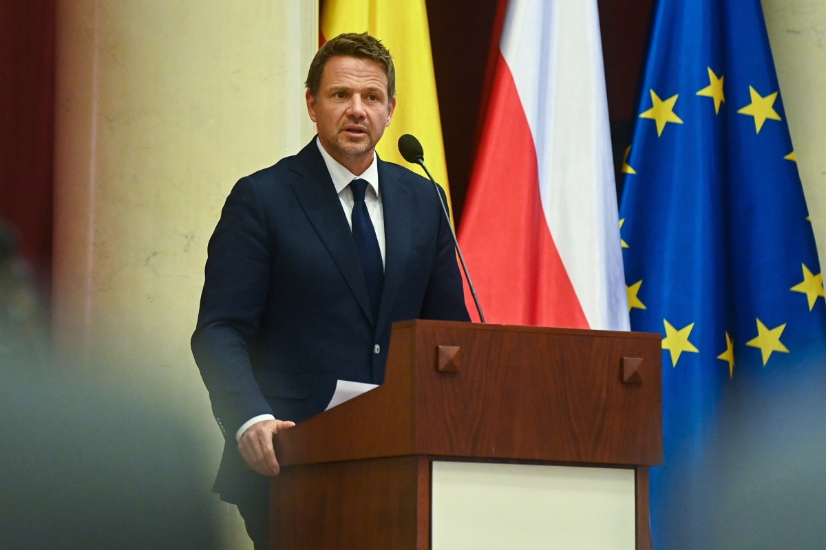 Nadzwyczajna sesja Rady Warszawy. Trzaskowski o nocnej prohibicji w mieście