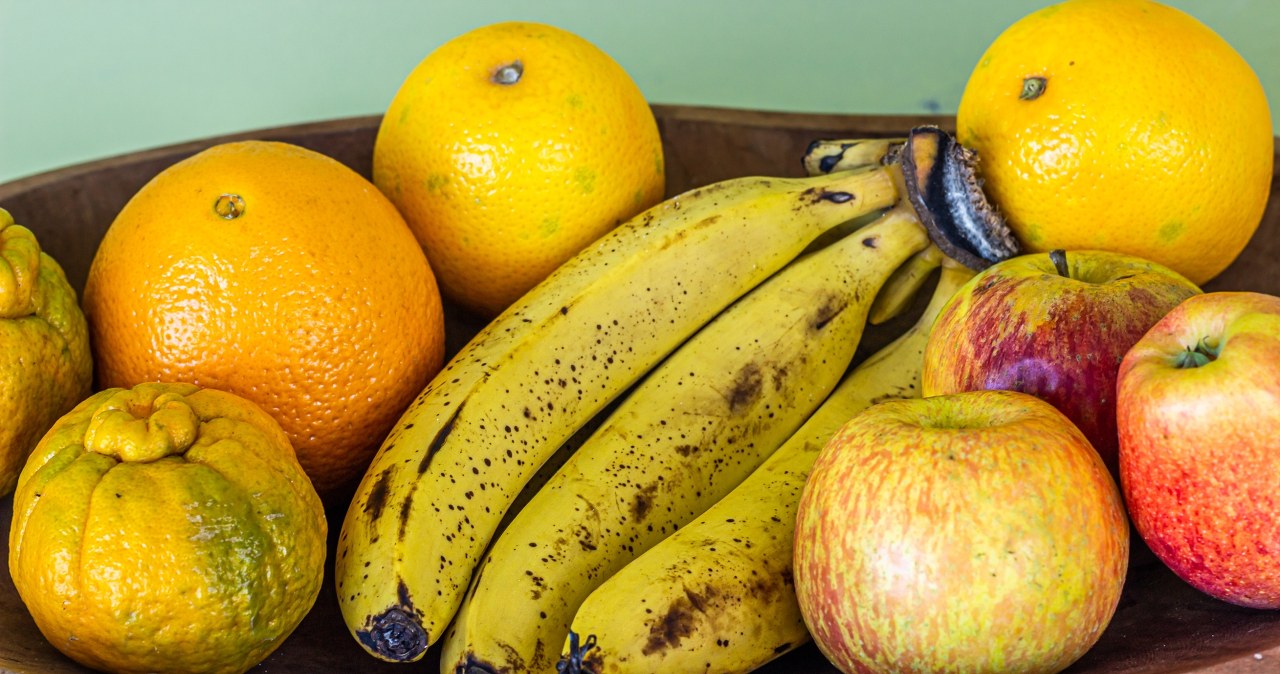 Jak przechowywać banany? Oto powód, dla którego lądują w koszu