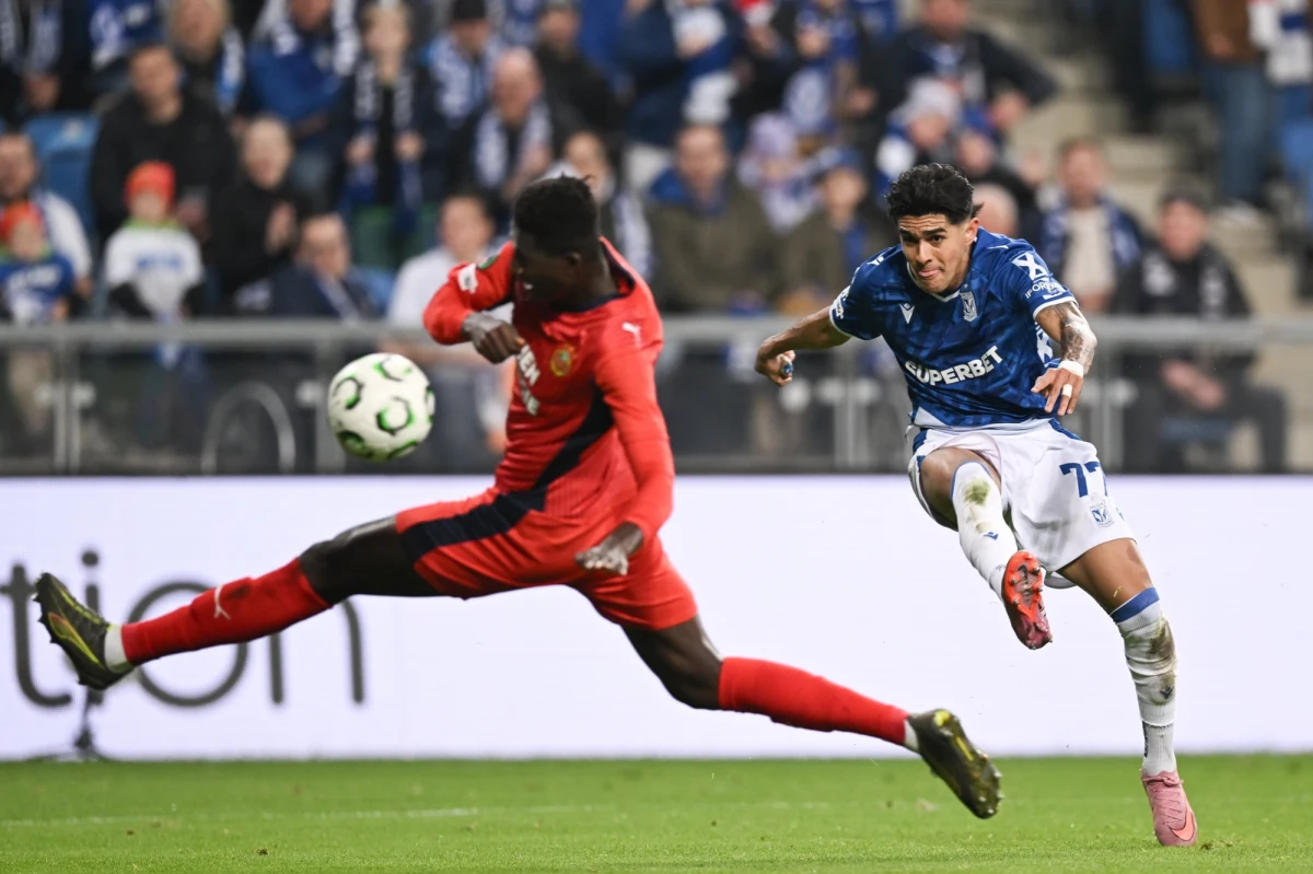 Piłkarze Lecha Poznań pokonali Rapid Wiedeń 4:1 (3:0) w pierwszym meczu fazy ligowej Ligi Konferencji. Zwycięstwo mogło być okazalsze: w 34. minucie Mikael Ishak nie wykorzystał rzutu karnego. W kolejnym spotkaniu 23 października mistrz Polski zmierzy się na wyjeździe z Lincoln Red Imps z Gibraltaru.