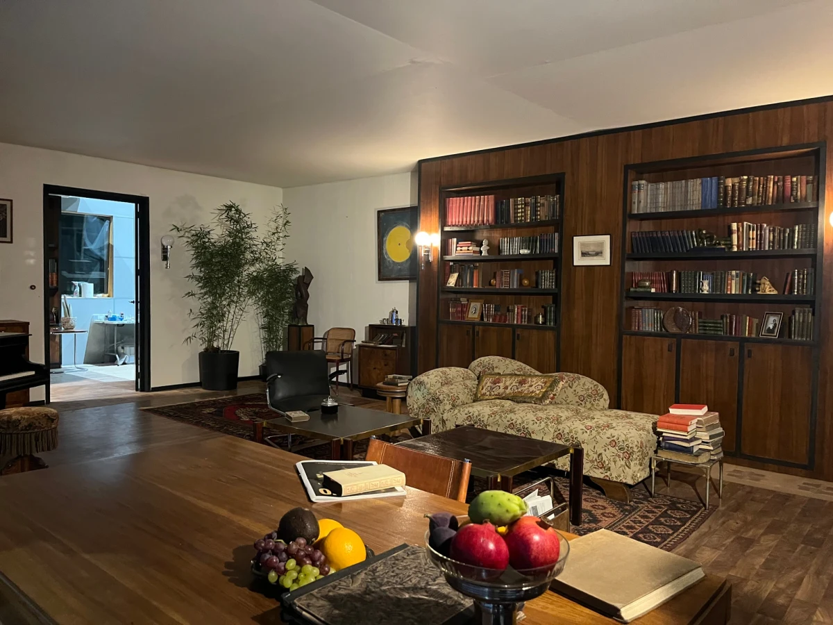 Jego filmy odbiły się szerokim echem na całym świecie - Paweł Pawlikowski wyreżyserował "Zimną Wojnę" i oscarową "Idę". Po kilkuletniej przerwie znów usiadł w fotelu reżysera. Kręci film "1949" o powrocie Thomasa Manna oraz jego córki z emigracji w USA do rodzinnych, powojennych już Niemiec. Zdjęcia realizowane są we Włoszech w Niemczech i w Polsce. Na plan filmowy we Wrocławiu zajrzała reporterka RMF FM – Martyna Czerwińska.