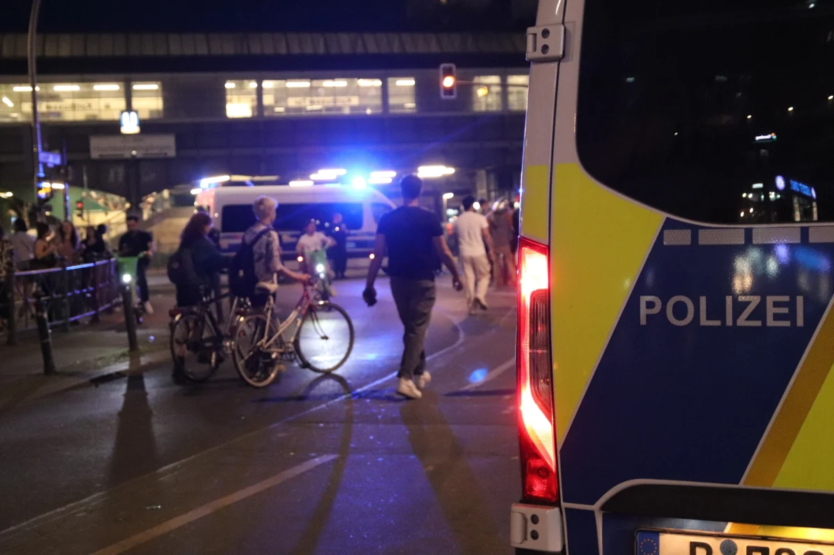 Lotnisko w Monachium zostało ponownie otwarte w piątek rano po zamknięciu na noc z powodu zauważenia w pobliżu dronów -  poinformowała agencja  Reutera. W czwartek wieczorem odwołano prawie 20 lotów - prawie 3 tys. pasażerów zmuszonych zostało do przerwania podróży. Wielu z nich spędziło noc na lotnisku.