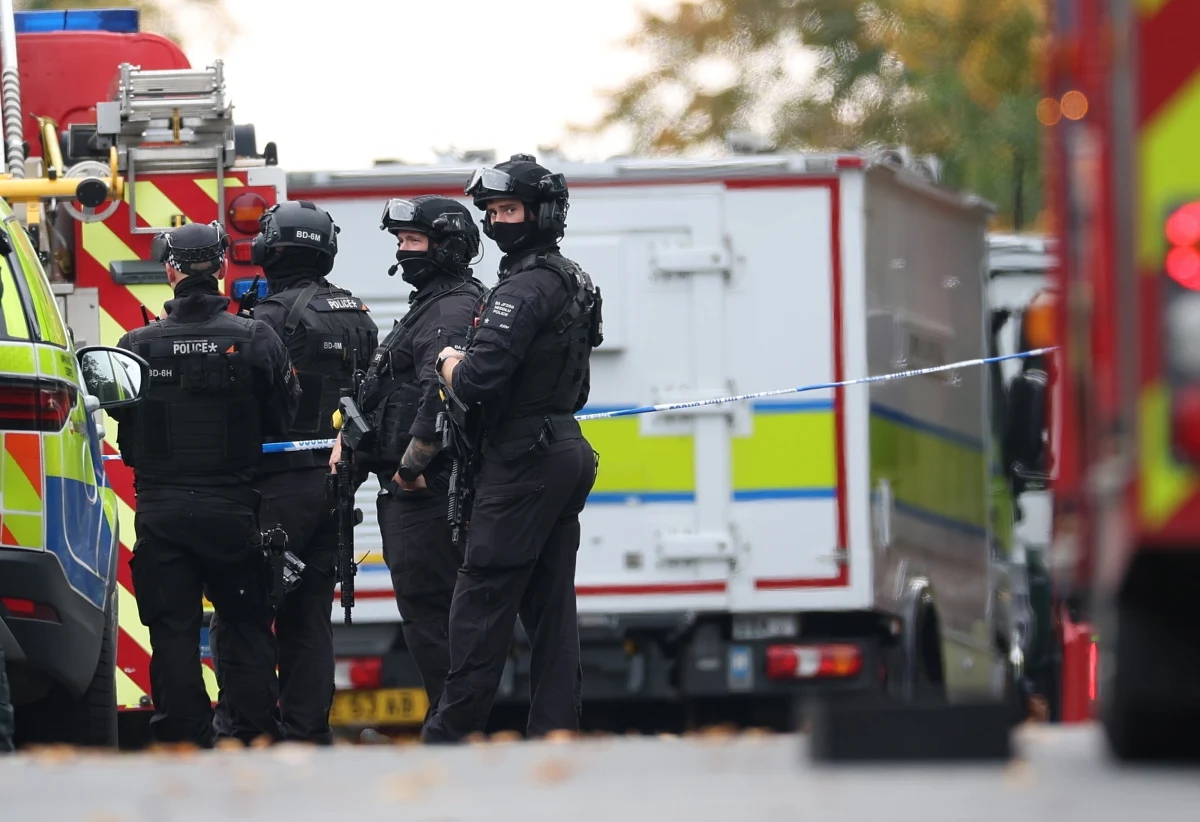 ​Brytyjska policja przekazała, że sprawcą ataku na synagogę w Manchesterze, do którego doszło w czwartek rano, był 35-letni obywatel Wielkiej Brytanii syryjskiego pochodzenia Dżihad al-Shamie. W ramach prowadzonego śledztwa zatrzymano dwóch mężczyzn oraz kobietę - poinformowały służby.