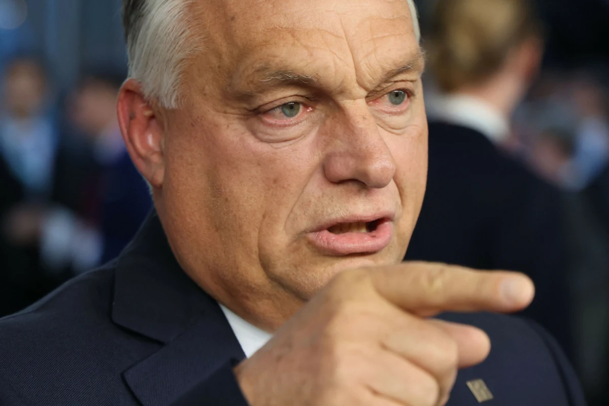 W piątkowym wywiadzie dla publicznego radia Viktor Orban nie przebierał w słowach, kreśląc ponurą wizję przyszłości Europy. "Coraz więcej przywódców państw zgadza się ze mną w prywatnych rozmowach, że zmierzamy w kierunku wojny i prędzej czy później do naszych domów będą zwożone trumny z poległymi młodymi ludźmi" – stwierdził premier Węgier.
