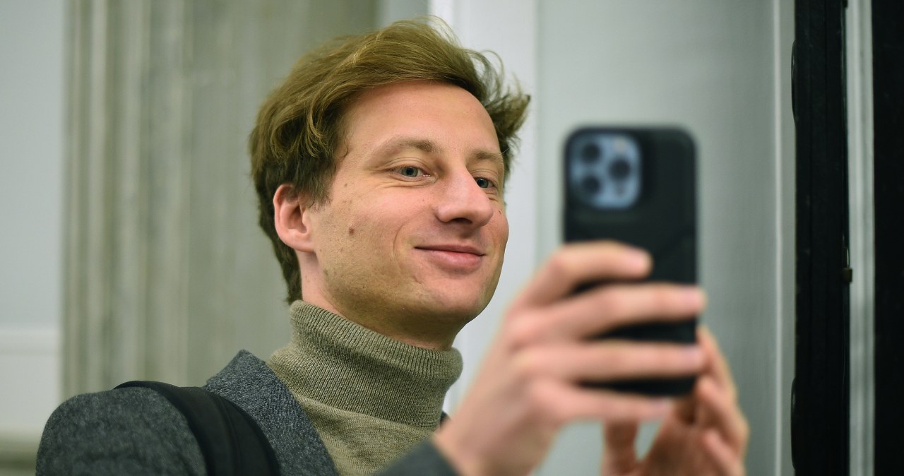 wiadomości,aktualności,Interia Nieraz nabijałem się z posła Sterczewskiego. Ale teraz koniecznie trzeba mu pomóc [OPINIA]