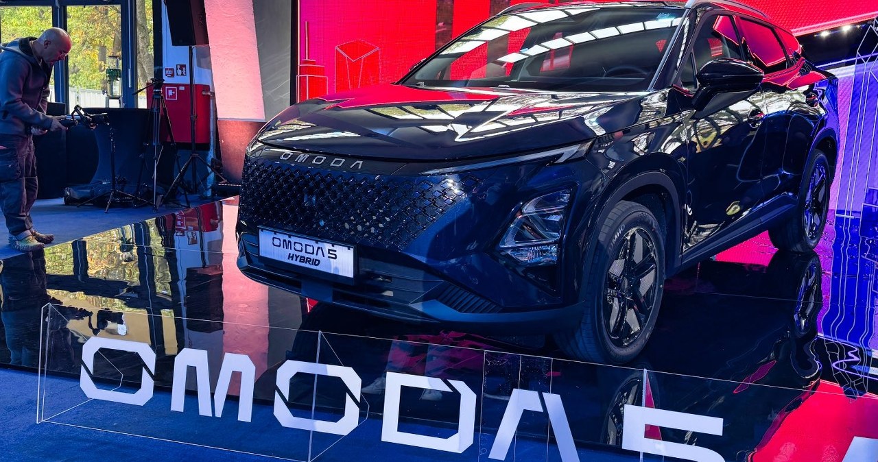 Omoda 5 Hybrid zaskakuje ceną i mocą 224 KM. To może być hit wiadomości,aktualności,Interia Omoda 5 Hybrid zaskakuje ceną i mocą 224 KM. To może być hit