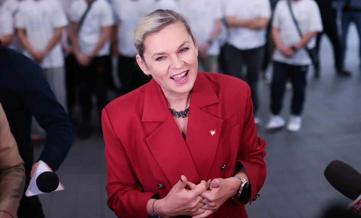 "Widać pozytywny efekt tego, że młodzież ma po prostu więcej czasu" - tak minister edukacji Barbara Nowacka skomentowała wyniki raportu Instytutu Badań Edukacyjnych ws. sytuacji w szkołach podstawowych po likwidacji obowiązkowych zadań domowych. Nie udzieliła jednoznacznej odpowiedzi na pytanie, czy możliwe są jakieś zmiany obecnych regulacji.