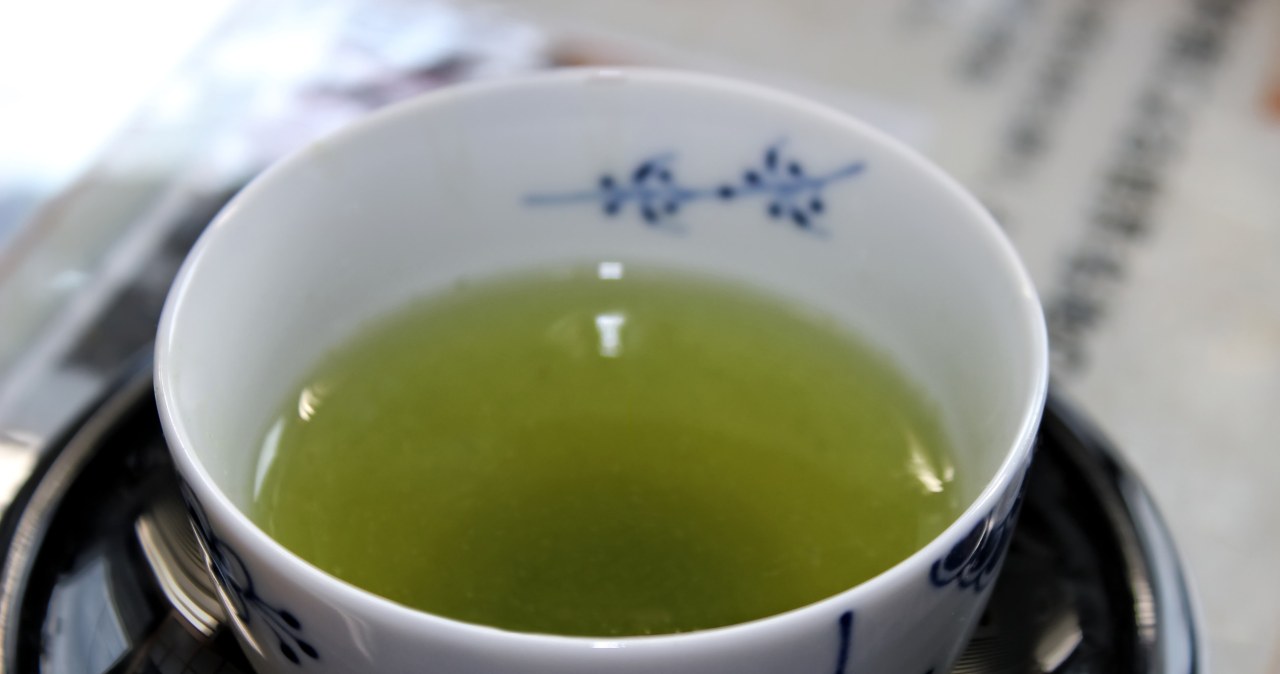 Sprawdź, zanim wypijesz wieczorem. Zdrowy nawyk może zaburzyć sen