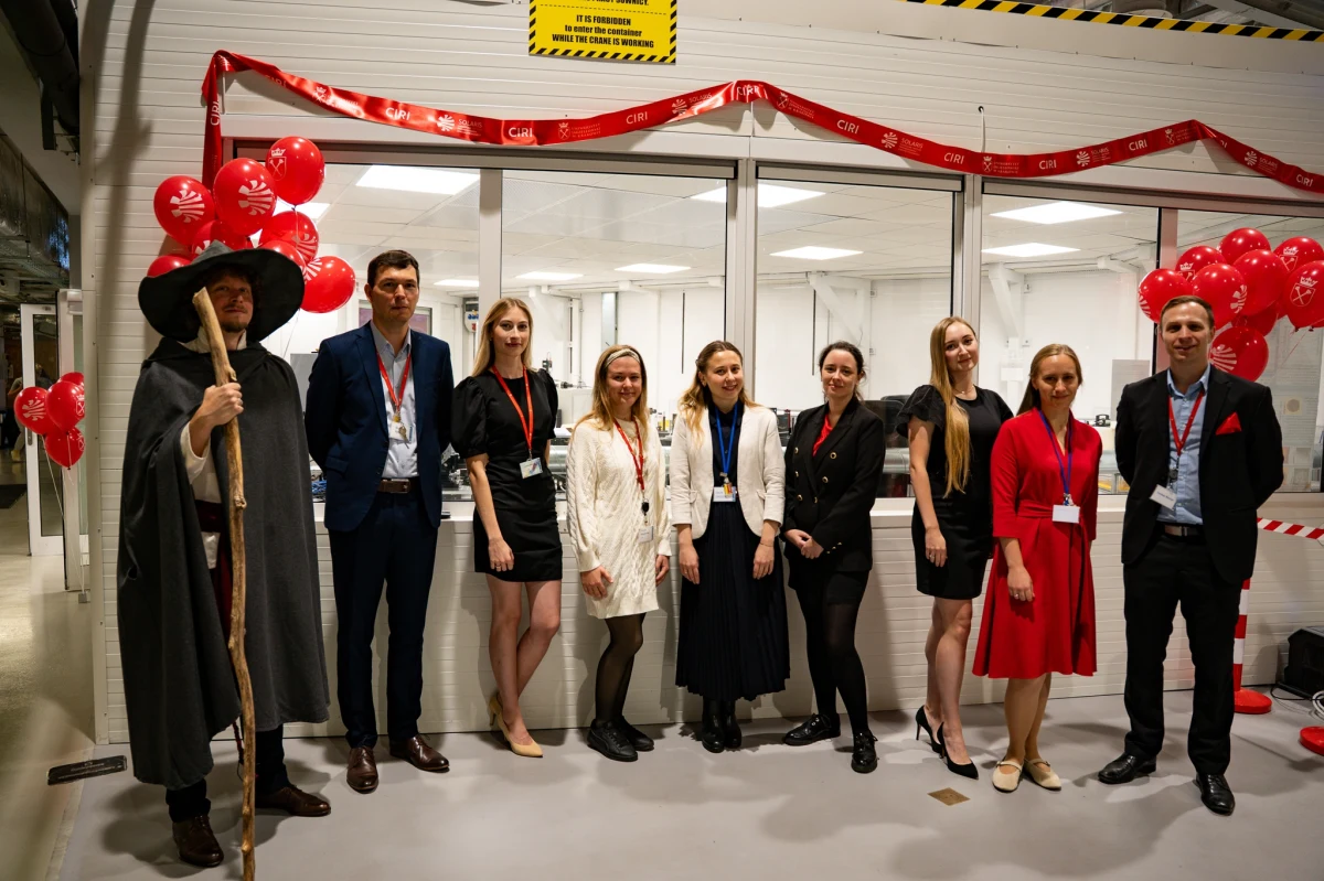 W Centrum SOLARIS odbyła się uroczystość otwarcia nowej linii badawczej CIRI (Chemical Infrared Imaging). To jedyna w Polsce linia synchrotronowa działająca w zakresie podczerwieni, która otwiera przed naukowcami zupełnie nowe możliwości prowadzenia badań w obszarach od biomedycyny po dziedzictwo kulturowe.